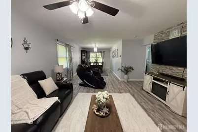 9 Hoffman Court, East Brunswick Township, NJ 08816 - Photo 2