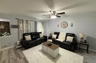9 Hoffman Ct, East Brunswick Township, NJ 08816 - Photo 6