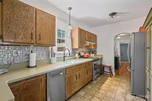 636 Ridgedale Ave, Woodbridge Township, NJ 07095 - Photo 10