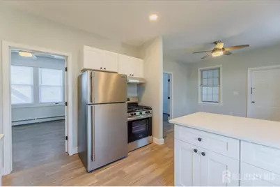 382 Summit Avenue #2B, Perth Amboy, NJ 08861 - Photo 2