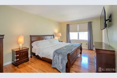 46 Lynn Court, North Brunswick Township, NJ 08902 - Photo 18