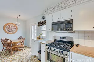 38 Karen Pl, Edison, NJ 08817 - Photo 16