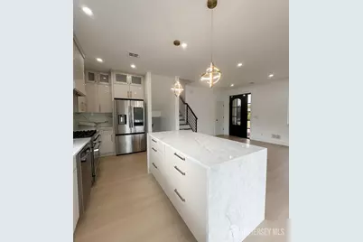 141 Lund Avenue, Edison, NJ 08820 - Photo 8