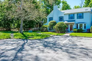 1402 Maplecrest Rd, Edison, NJ 08820 - Photo 4