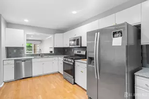 11 Briarwood Ct, South Brunswick Township, NJ 08540 - Photo 12