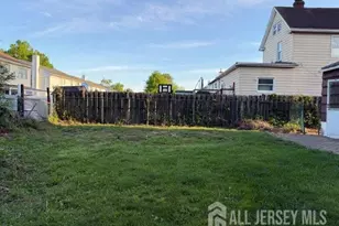 124 Chestnut St, Avenel, NJ 07001 - Photo 24