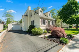 241 Fernhead Ave, Monroe Township, NJ 08831 - Photo 4