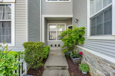 804 Dahlia Circle, South Brunswick Township, NJ 08810 - Photo 2