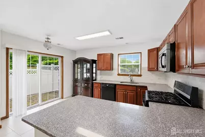 101 Wellington Park Drive, Middlesex, NJ 08540 - Photo 12