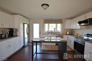 5 Wyckoffs Mills Applegarth Rd, Monroe Township, NJ 08831 - Photo 4
