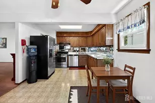140 Camelot Dr, Port Reading, NJ 07064 - Photo 14