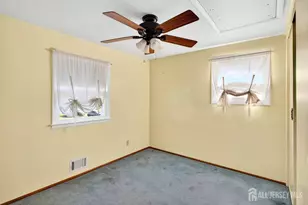 140 Camelot Dr, Port Reading, NJ 07064 - Photo 34