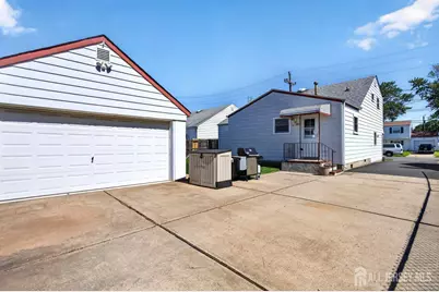 140 Camelot Drive, Port Reading, NJ 07064 - Photo 28