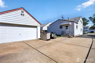 140 Camelot Dr, Port Reading, NJ 07064 - Photo 28