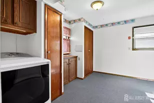 140 Camelot Dr, Port Reading, NJ 07064 - Photo 18