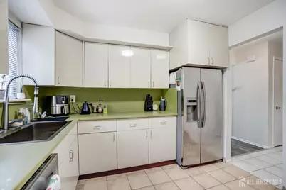 165 Essex Avenue #110, Metuchen, NJ 08840 - Photo 4