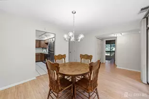 336 Willowbrook Dr, North Brunswick Township, NJ 08902 - Photo 12