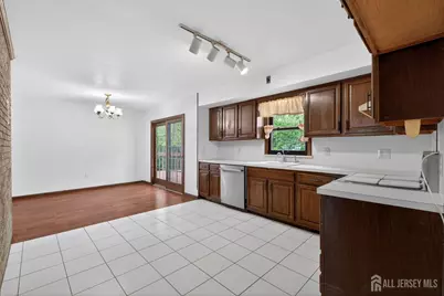 212 Oxford Road, Edison, NJ 08820 - Photo 4