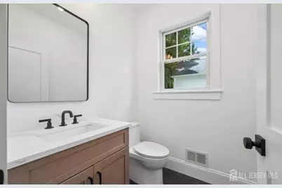 21 Middlesex Avenue, Edison, NJ 08820 - Photo 12