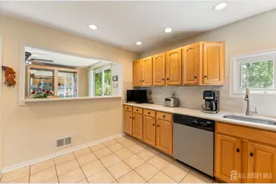 30 Oxford Road, East Brunswick Township, NJ 08816 - Photo 10