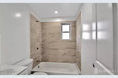 192 W 5th Street, Howell Township, NJ 07731 - Photo 4