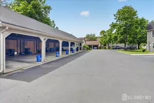 124 Concordia Cir, Monroe Township, NJ 08831 - Photo 2