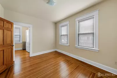 11 Oxford Street, New Brunswick, NJ 08901 - Photo 2
