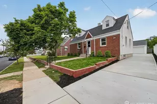 121 Dorothy St, Carteret, NJ 07008 - Photo 2