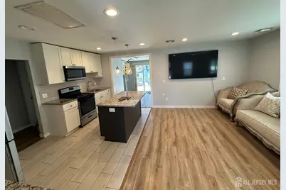 92 Woodland Drive, Aberdeen Township, NJ 07735 - Photo 10