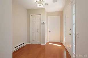 362 Union Dr, Monroe Township, NJ 08831 - Photo 4