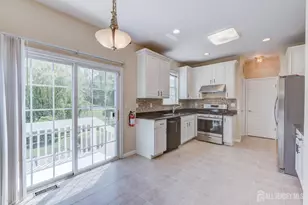 32 Carnation Rd, Monroe Township, NJ 08831 - Photo 8