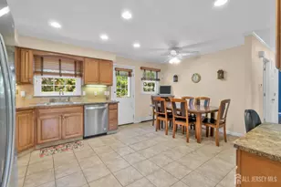 4 Conover Ct, Edison, NJ 08817 - Photo 12