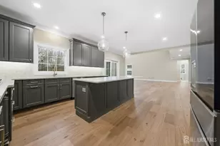 3 Siena Pl, Monroe Township, NJ 08831 - Photo 8