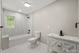41 Oakwood Dr, Sayreville, NJ 08859 - Photo 20
