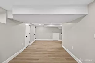 41 Oakwood Dr, Sayreville, NJ 08859 - Photo 18