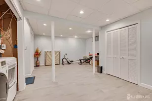 10 Falcon Dr, Edison, NJ 08820 - Photo 38