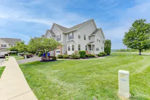 71 Jared Dr, North Brunswick Township, NJ 08902 - Photo 2