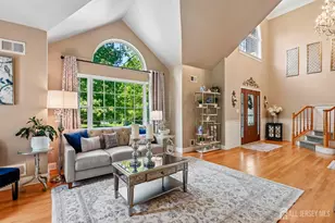 14 Sycamore Ct, Monroe Township, NJ 08831 - Photo 4