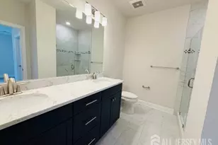 810 Greenland Square, Highland Park, NJ 08904 - Photo 4
