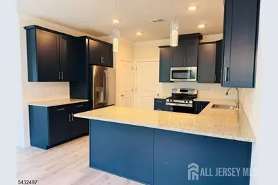 810 Greenland Square, Highland Park, NJ 08904 - Photo 12