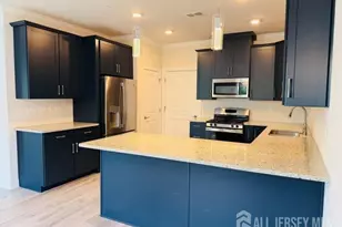 810 Greenland Square, Highland Park, NJ 08904 - Photo 12