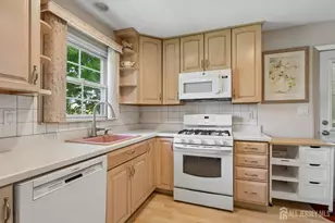 30 Rieder Rd, Edison, NJ 08817 - Photo 10