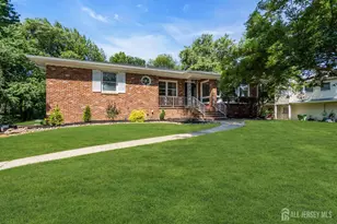 5 Phillip Dr, Edison, NJ 08820 - Photo 2