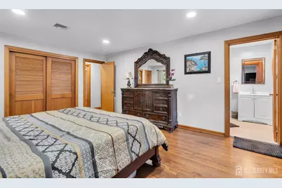 5 Phillip Drive, Edison, NJ 08820 - Photo 22