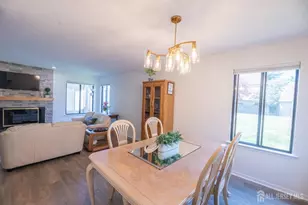 21 Carriage Pl, Edison, NJ 08820 - Photo 10