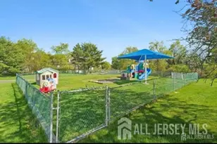262 Willowbrook Dr, North Brunswick Township, NJ 08902 - Photo 28