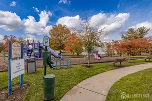 26 Farnham Square, Sayreville, NJ 08859 - Photo 36