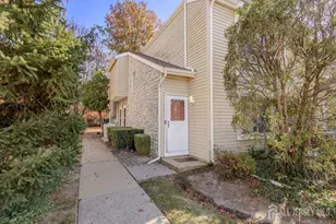 26 Farnham Square, Sayreville, NJ 08859 - Photo 4
