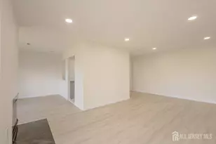 26 Farnham Square, Sayreville, NJ 08859 - Photo 10