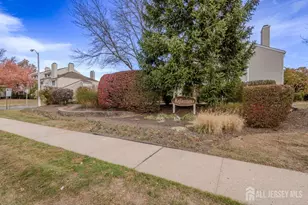 26 Farnham Square, Sayreville, NJ 08859 - Photo 32
